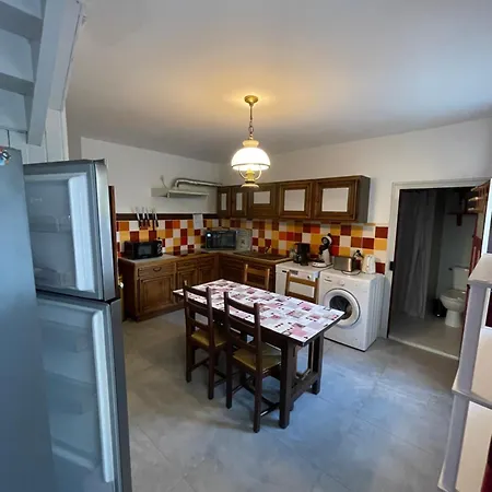 Des Bords De Rance Holiday home Langrolay