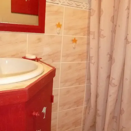 Holiday home Des Bords De Rance Langrolay